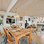 Dragan - 50m From The Sea By Interhome